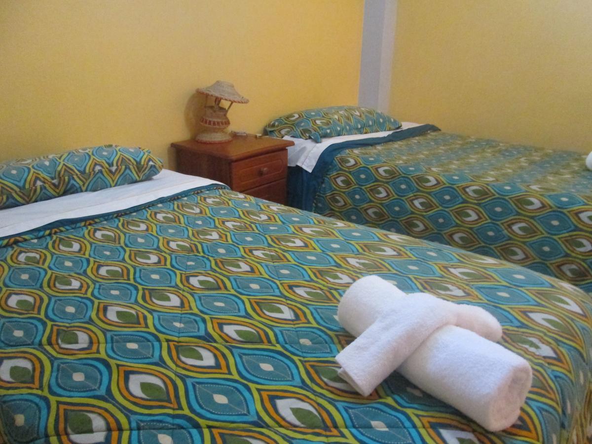 Hostal Leon Dormido Puerto Baquerizo Moreno Extérieur photo