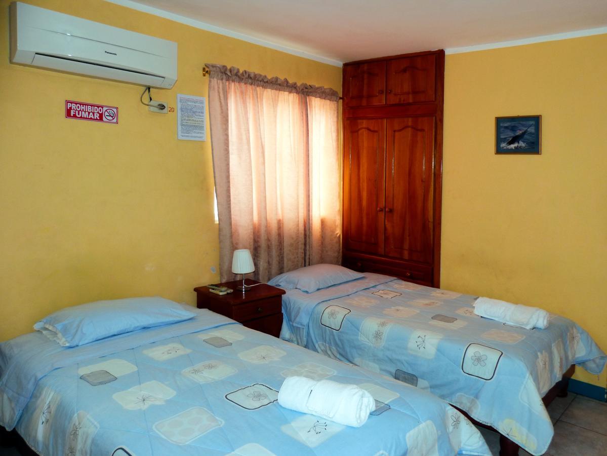 Hostal Leon Dormido Puerto Baquerizo Moreno Extérieur photo